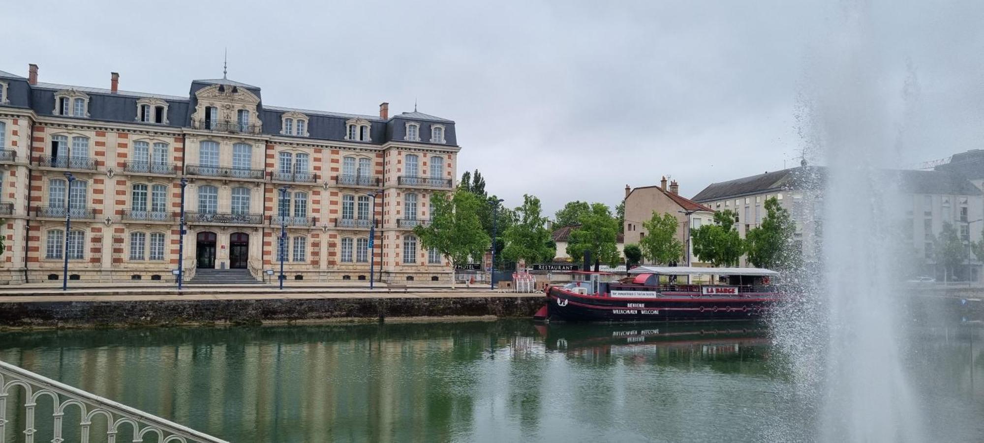 Auberge De Jeunesse - Hi Verdun Екстер'єр фото